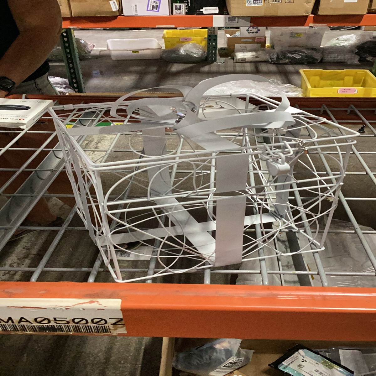 White Metal Wire Gift Box Decoration with Bow