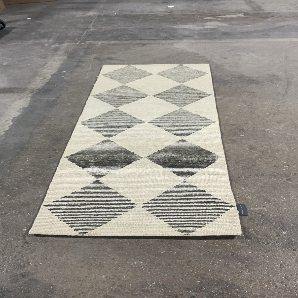 7’9 X 2’9 Area Rug