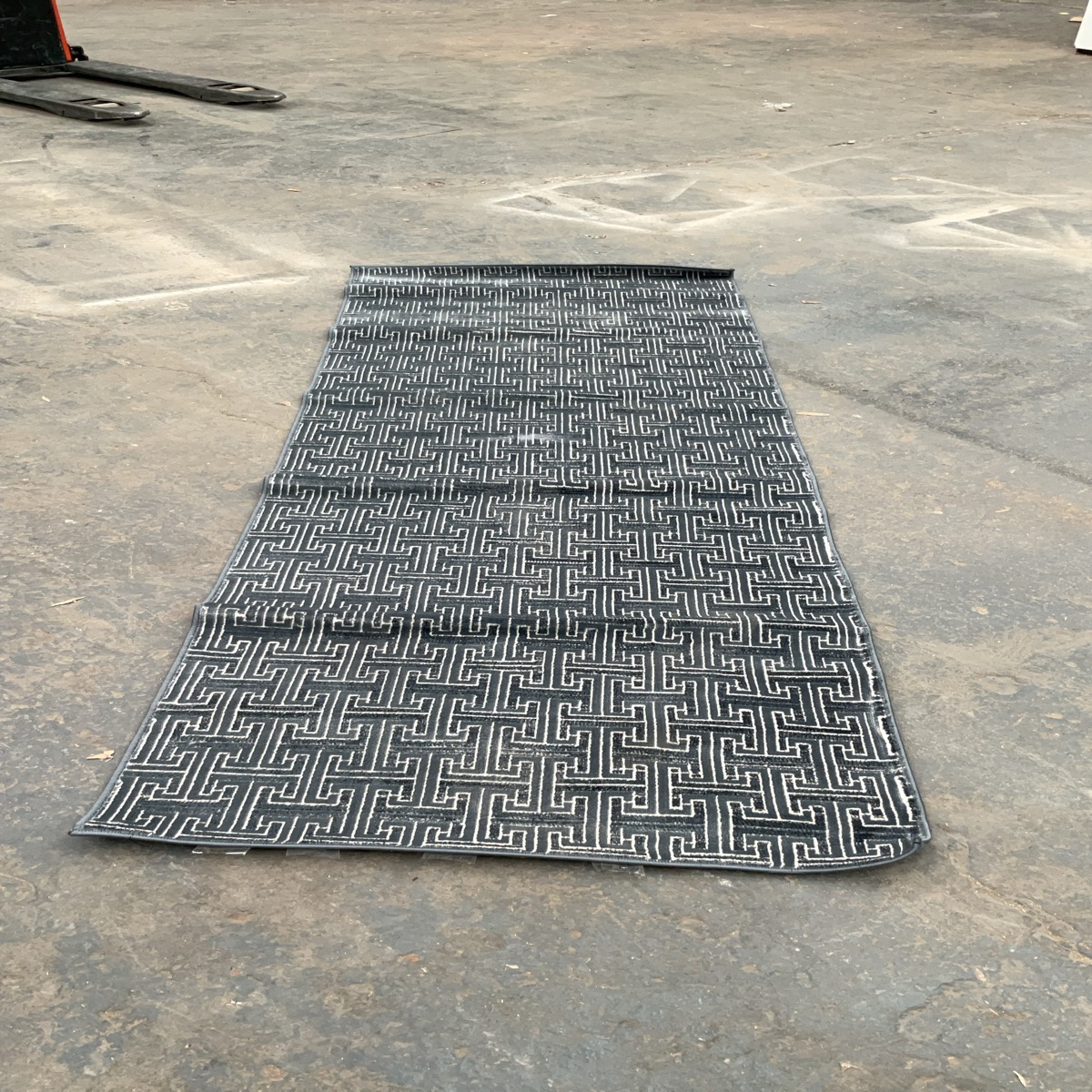 3 Ft X 8 Ft Area Rug