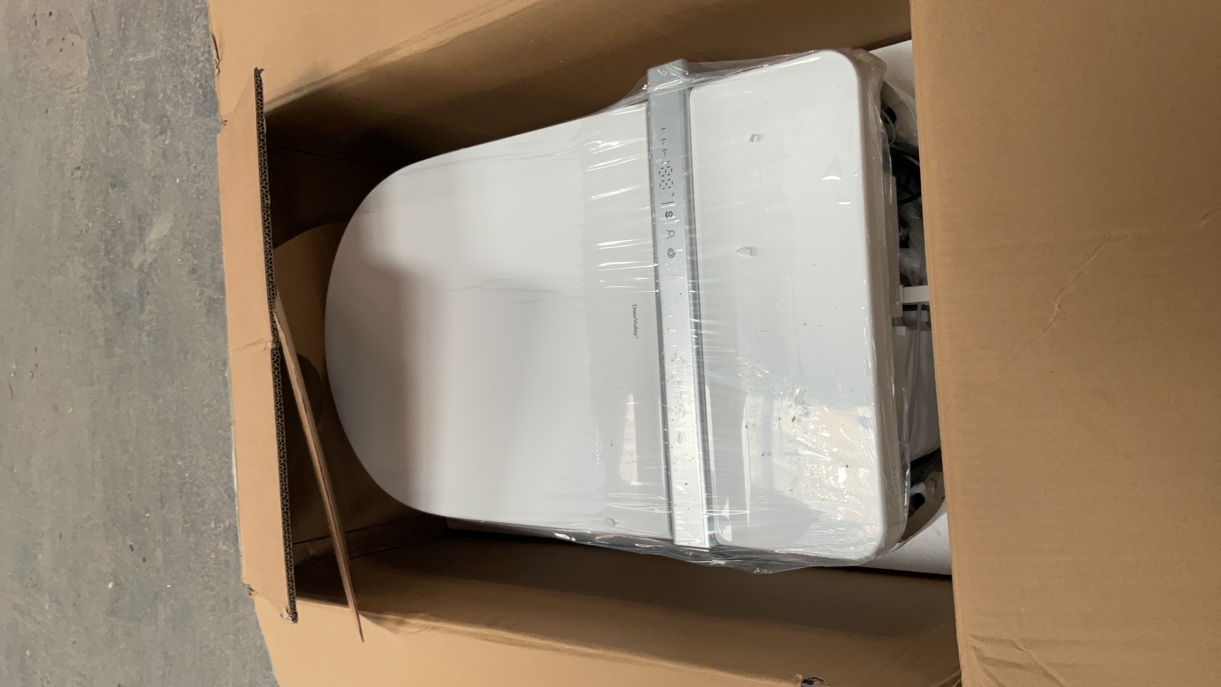 Damaged alley Smart Toilet Seat with Remote/Panel