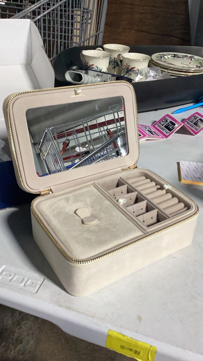 LUMAYINA Jewelry Organizer