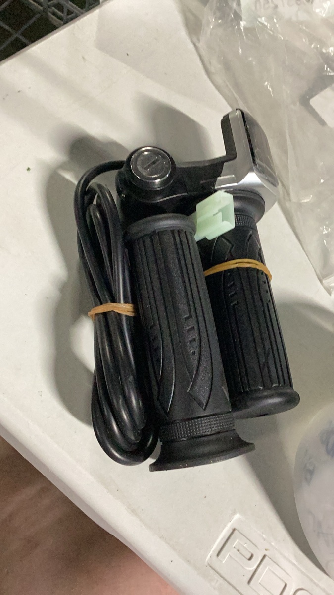 Universal Electric Motorcycle/Scooter Twist Throttle Handlebar Grip Set