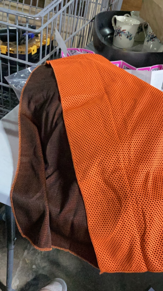 15 pckOrange Mesh Cooling Towel Set with Grommets