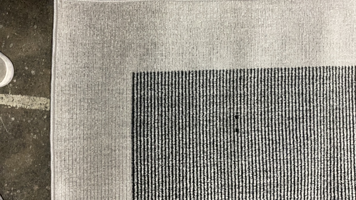 Soho Collection Black/Black Polypropylene Pile Area Rug 5'3" x 7'6"