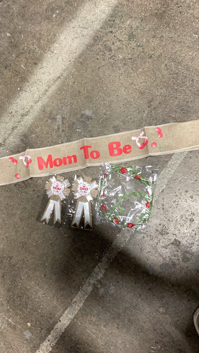 Burlap 'Mom To Be' Sash with Matching Pins and Flower Crown