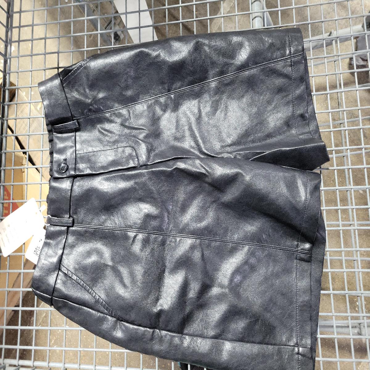 LUCROSUN BLACK SHORTS Womens Small LEATHER/FAUX