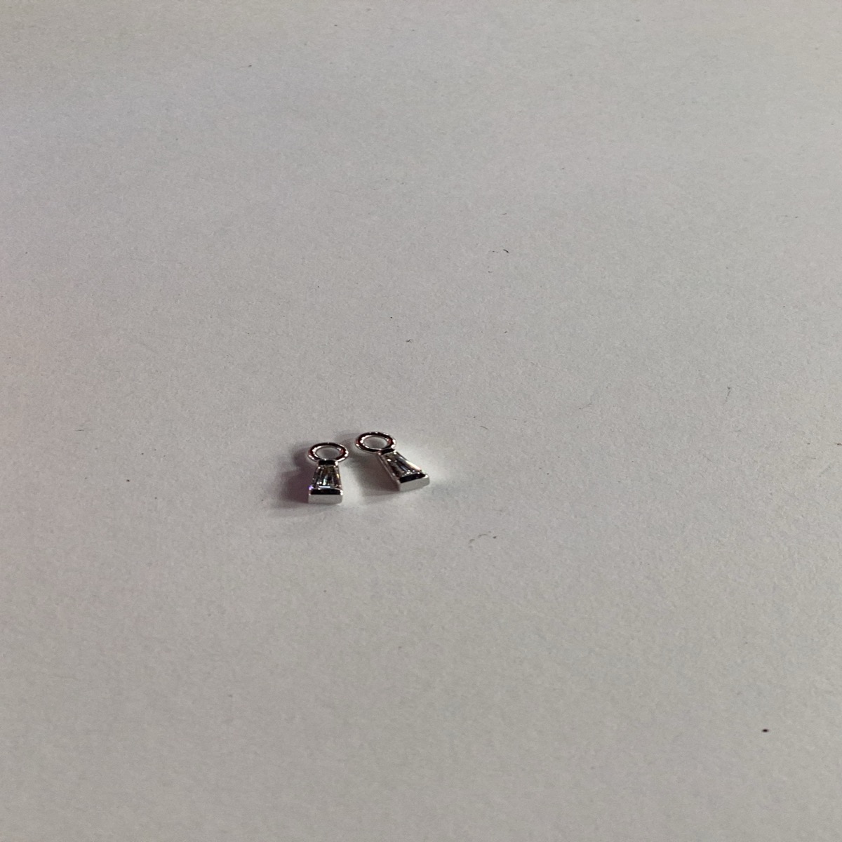 BVLA 16GA Tapered Baguette Bar Charm With Diamond