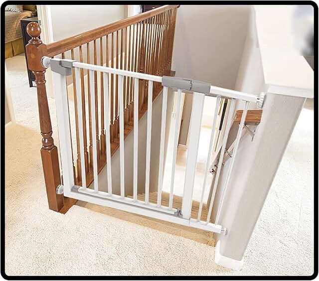 Unbranded Auto Close Safety Gate (68-75cm)