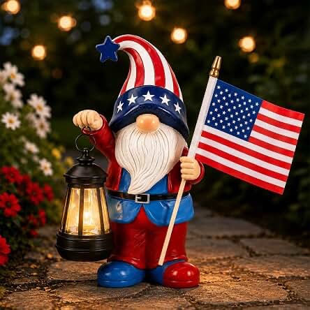Togale Patriotic Gnome Statue with Lantern