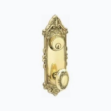 Victorian Plate with Decorative Keyhole and Victorian Door Knob