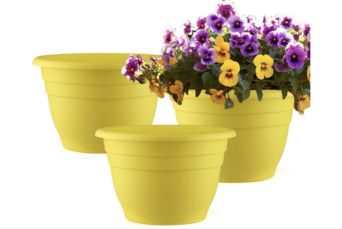 Round Plastic Garden Planter Pot, Light Yellow/Cream