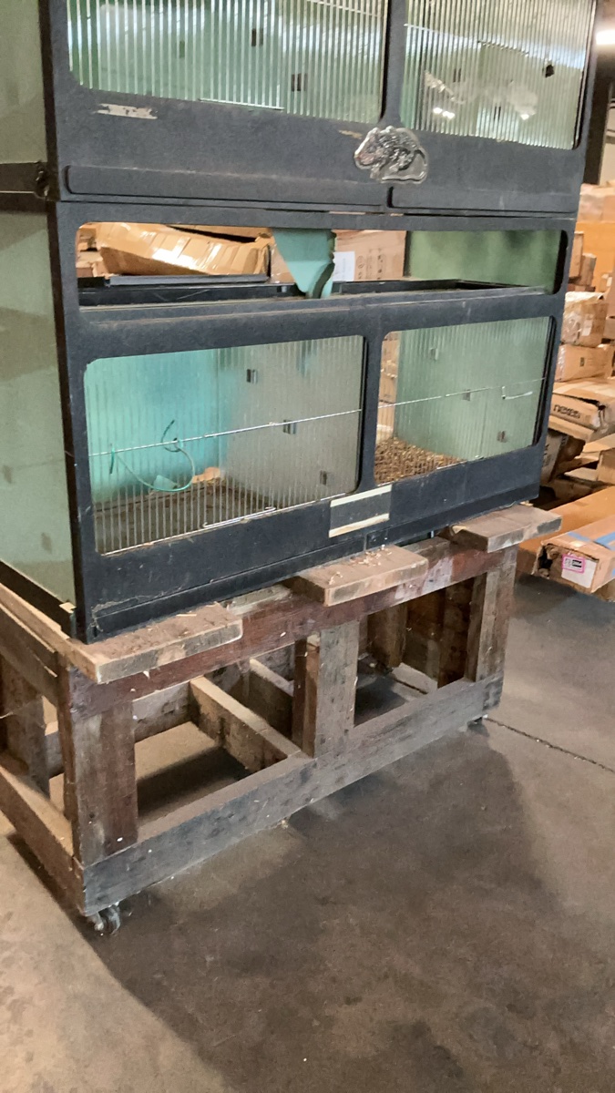(Damage) Dual-Level Aviary/Bird Cage with Glass Front