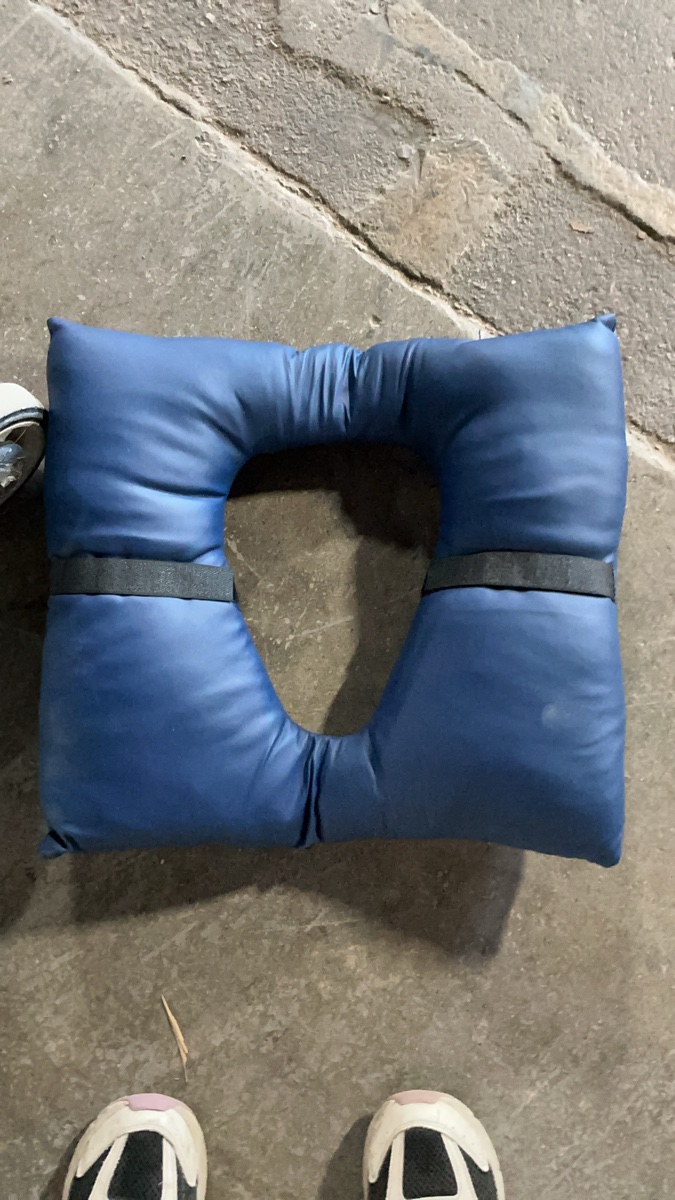 Blue Square Cut-Out Orthopedic Seat Cushion with Straps
