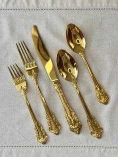 Gold colored silverware set