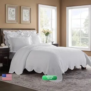 (Needs cleaned)Historic Charleston Collection Charleston Estate King Bedspread