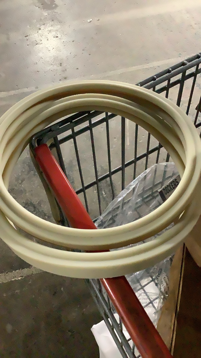 Unidentified Plastic Circular Gasket/Seal Ring