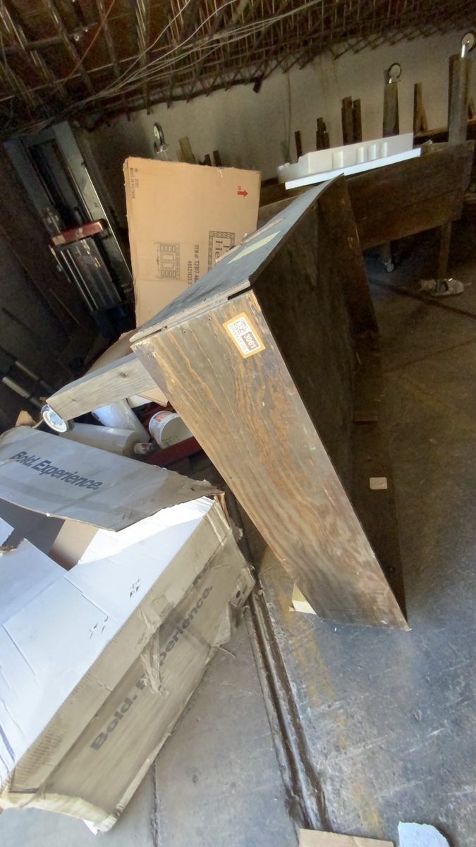Missing leg Rolling Work Table / Workbench