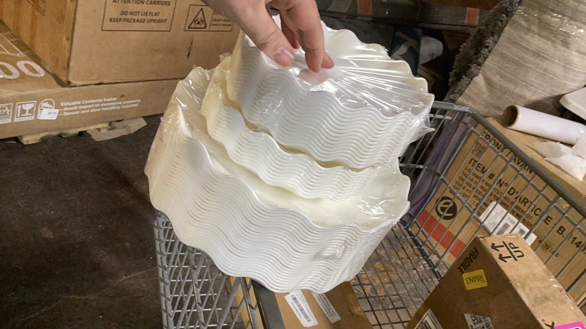 Pyrex Scalloped Edge White Serving Platter/Dish Set