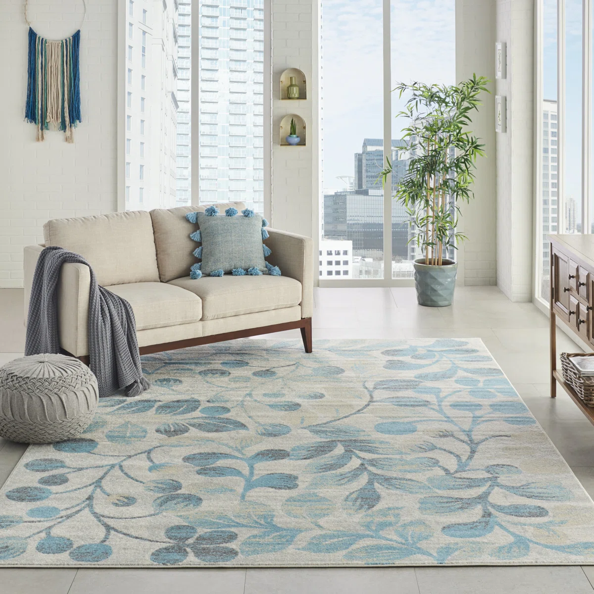 Yahara Floral Machine Woven Polypropylene Area Rug in Blue/Green