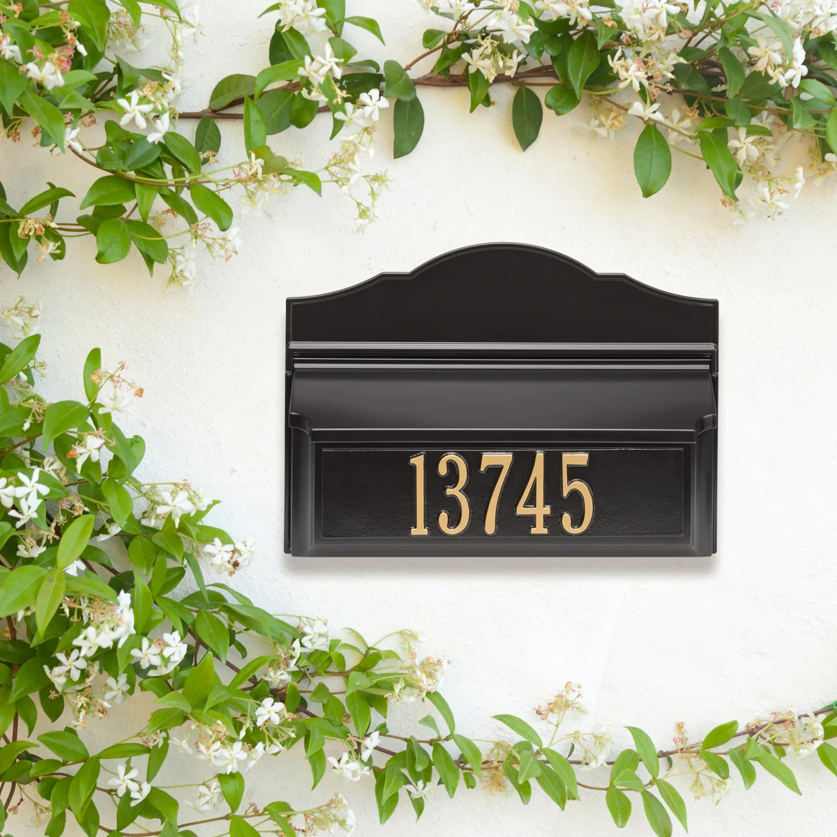 Colonial Wall Mounted Mailbox