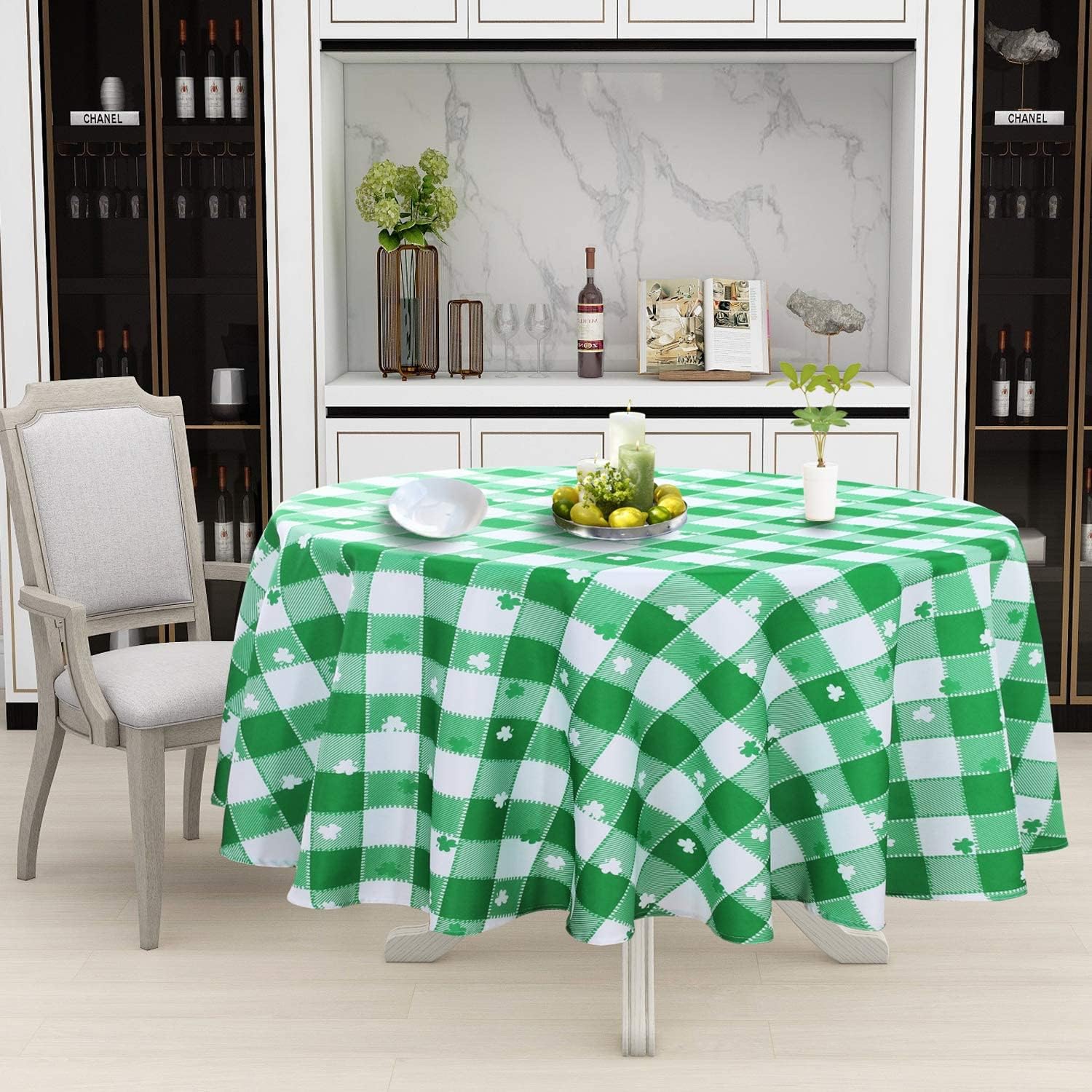 SARAFLORA St Patrick's Day Checkered Fabric Round Table Cloth-60 Inch-Polyester Shamrock Pattern Tablecloth, Table Cover Protector for Party, Banquet, Dinner Decoration Use, Green & White 60 (Round) Green and White