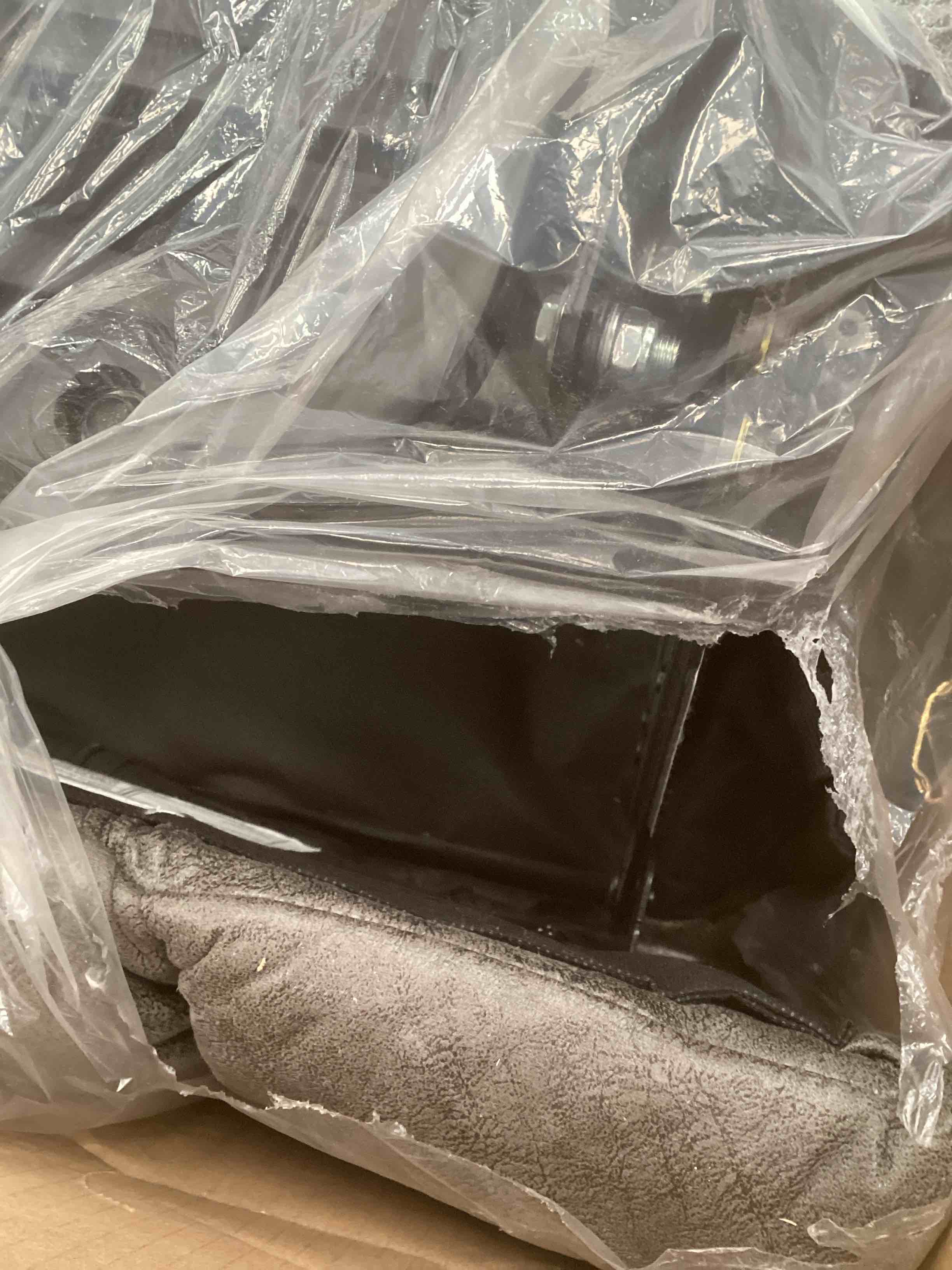Middle Piece of a Grey Sectional with Power reclining. (Box1/3 ONLY )