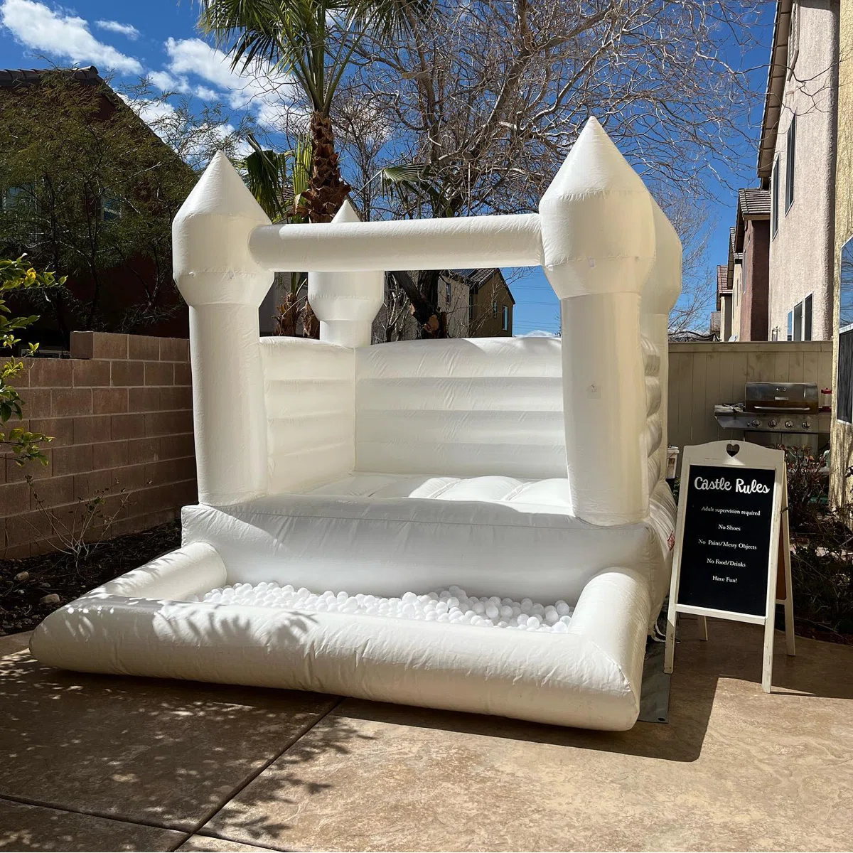 8' x 10' 100% Vinyl White Bounce House with Ball Pit and Air Blower ...