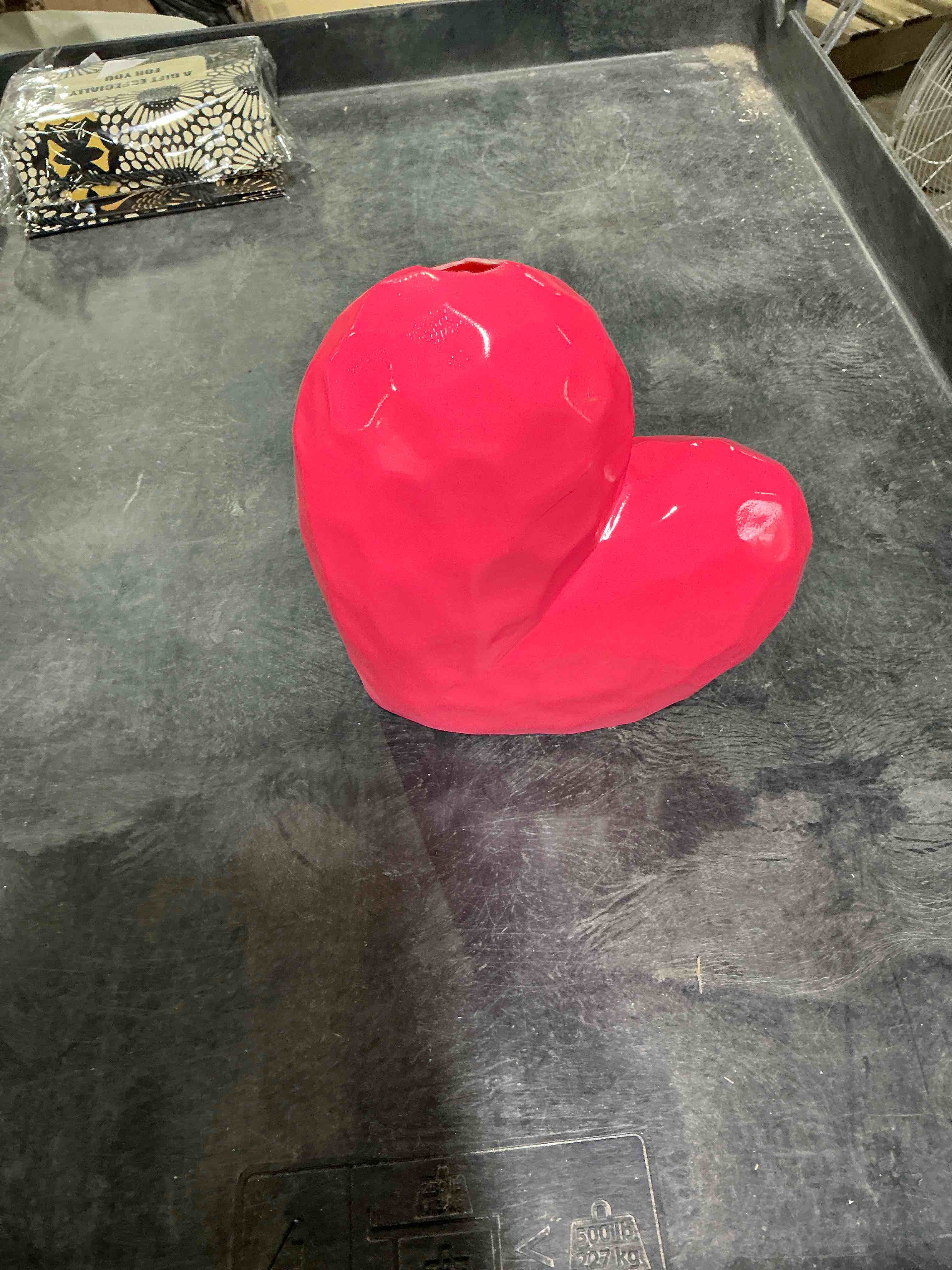 (BROKENTOP) PLASTIC PINK HEART TABLE TOP DECORATION