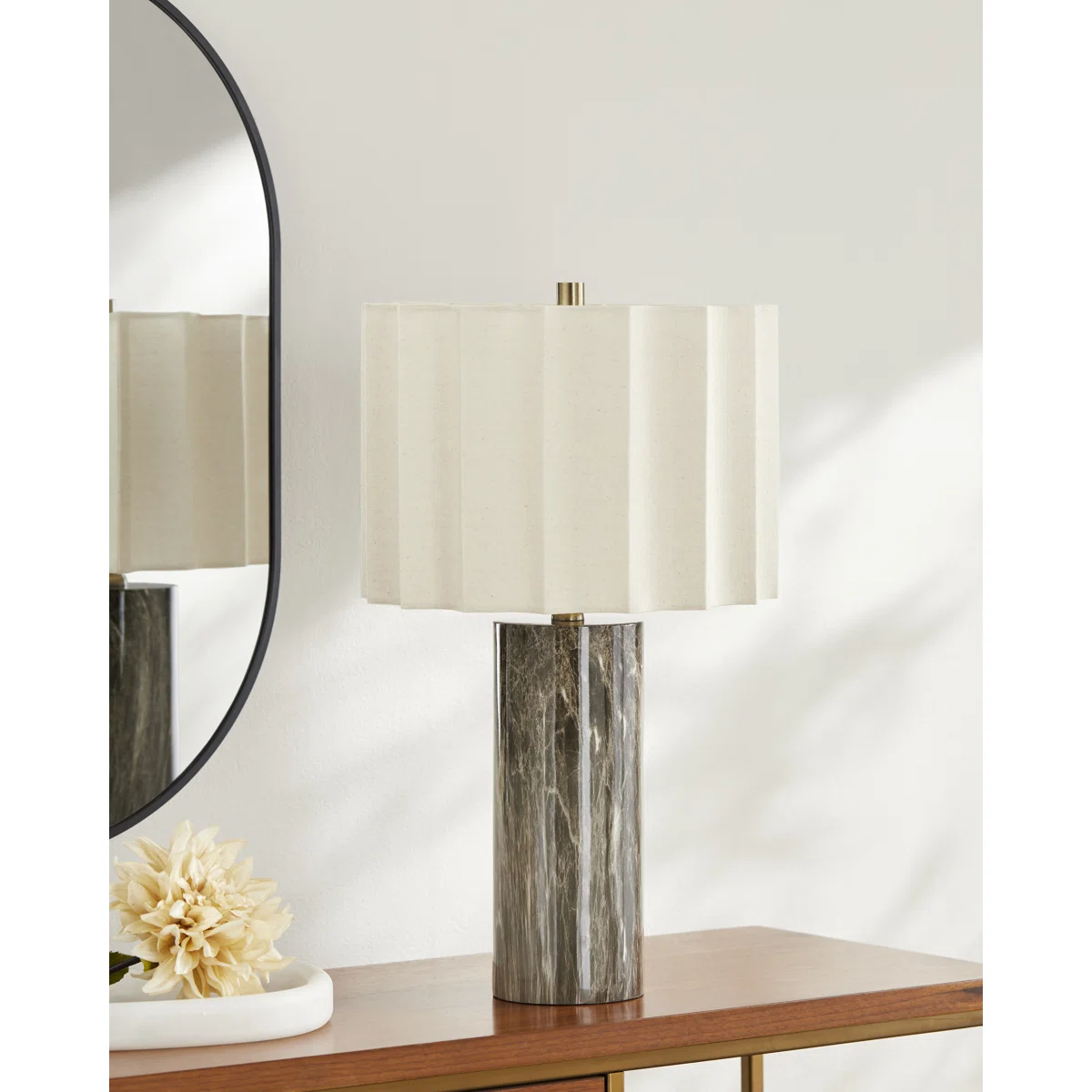 Toseland Clarkstown Table Lamp