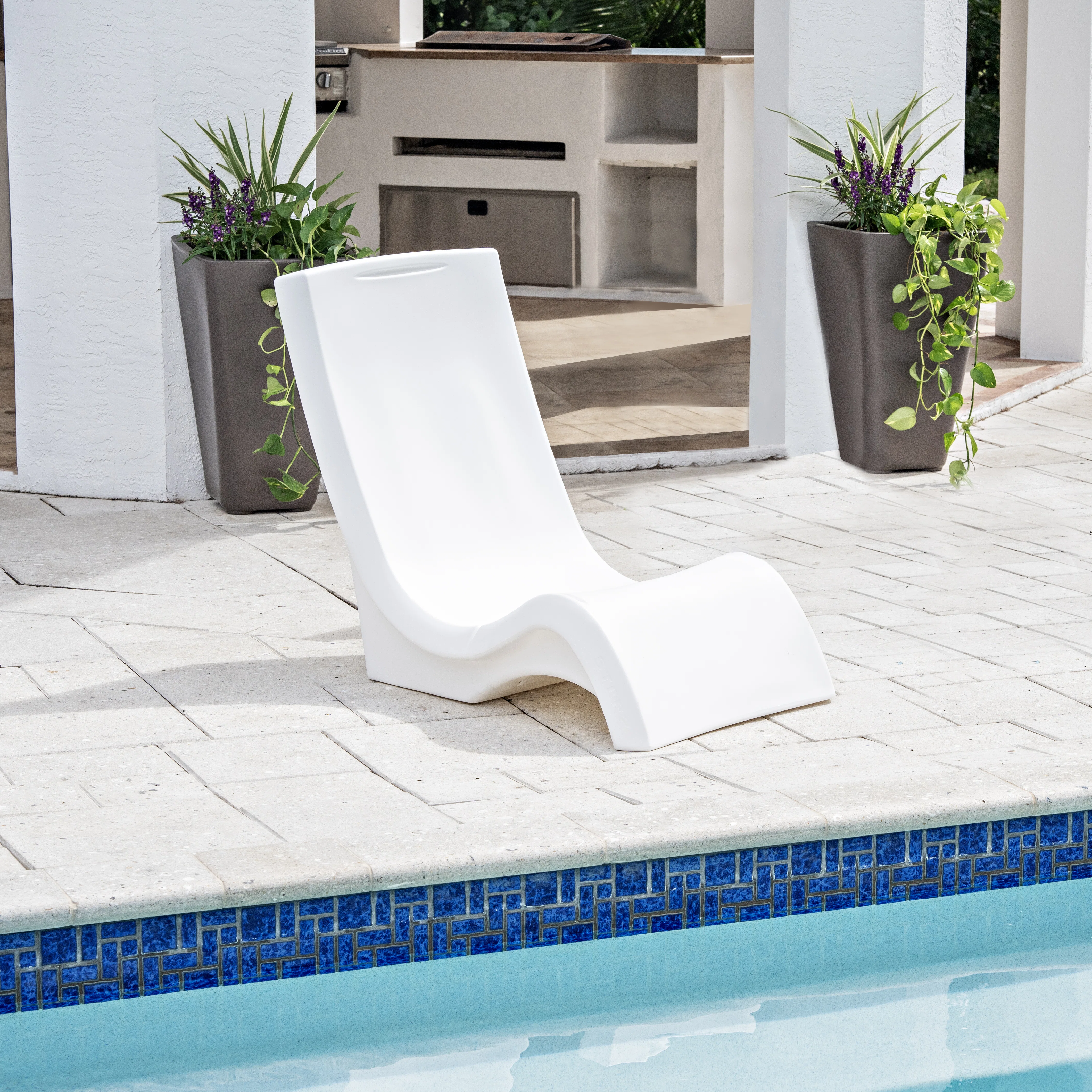 Step2 Vero Pool Lounger
