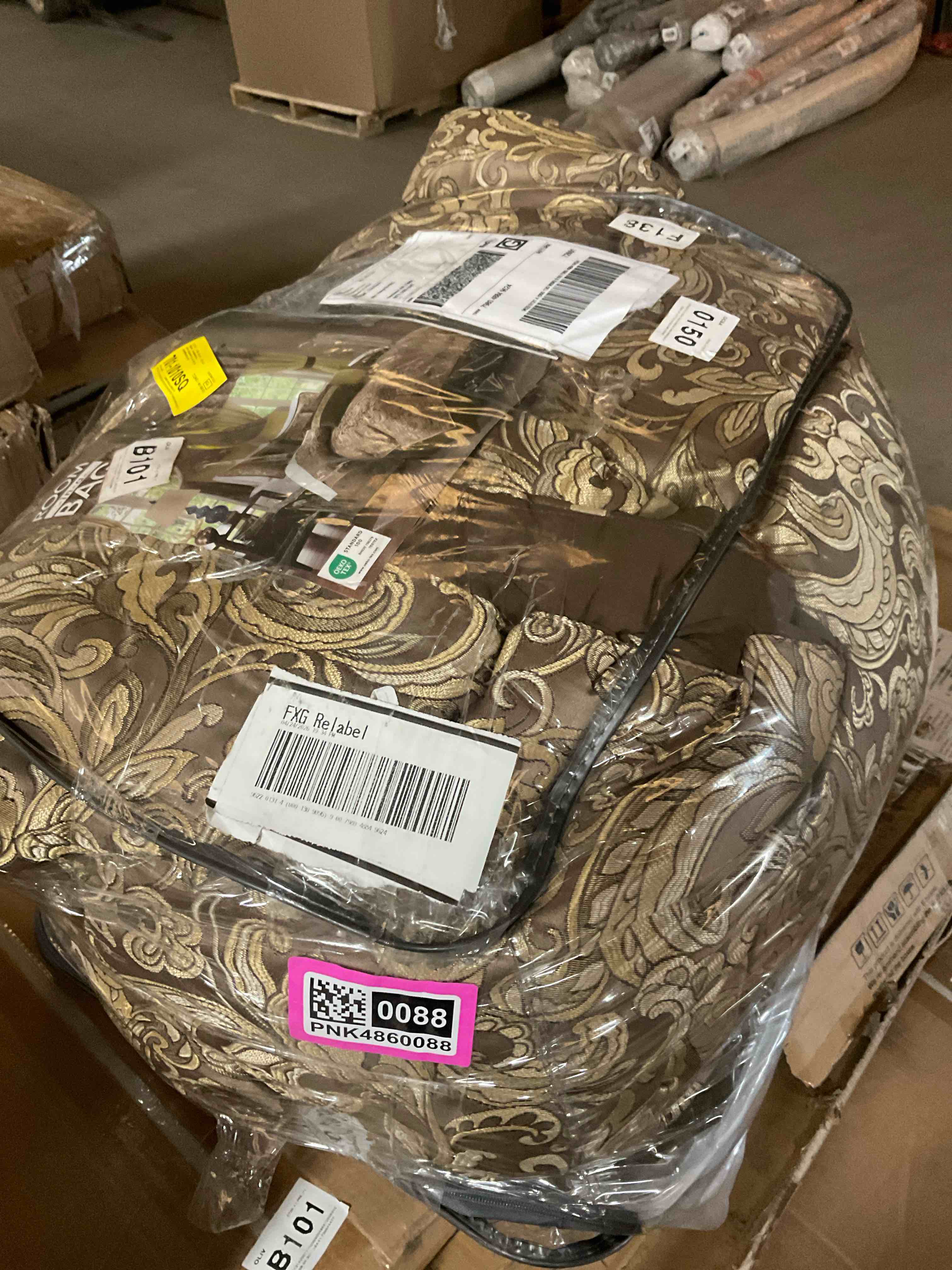 room in a bag Madison park essentials comforter