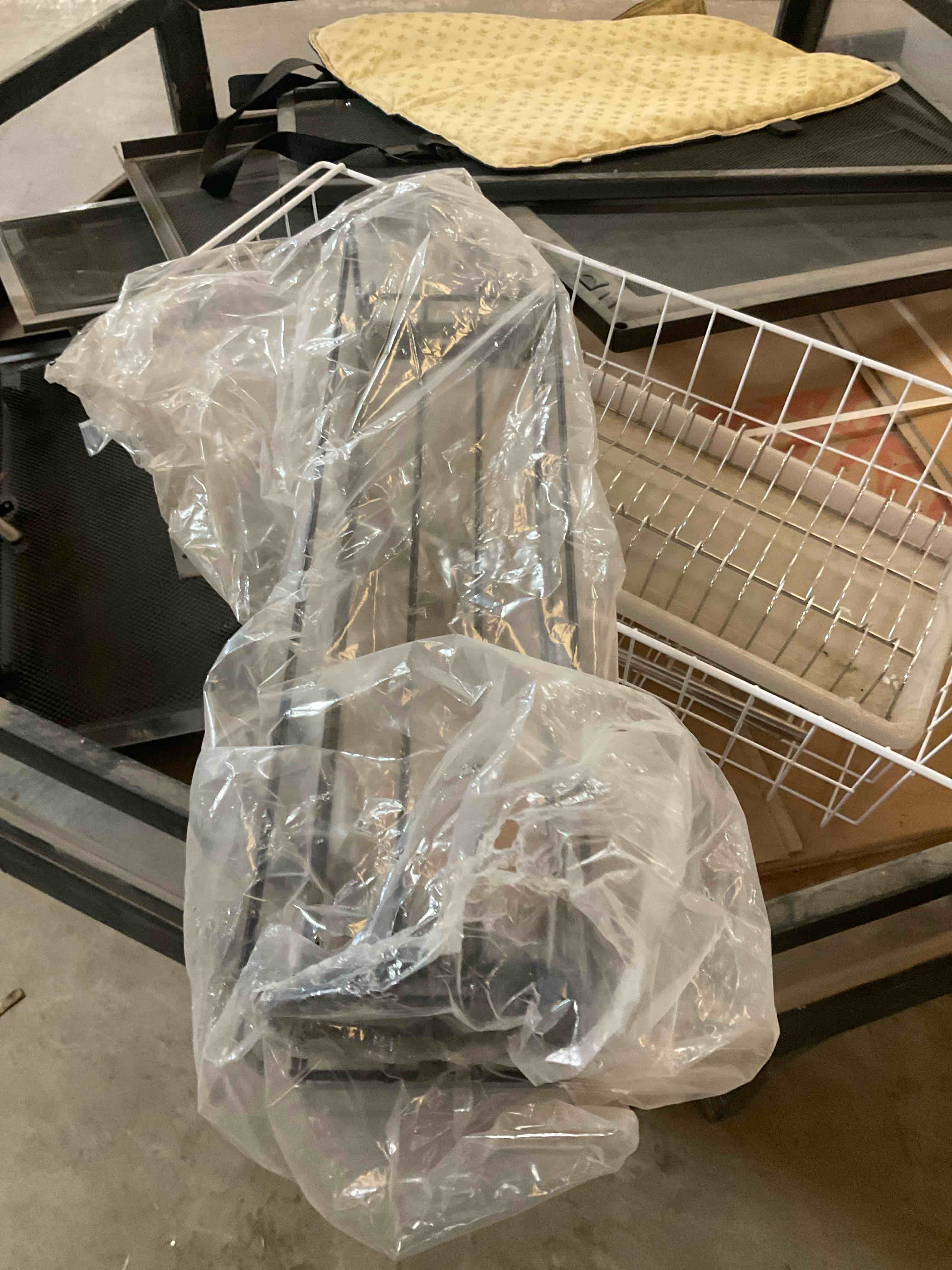 spring loaded store rack
